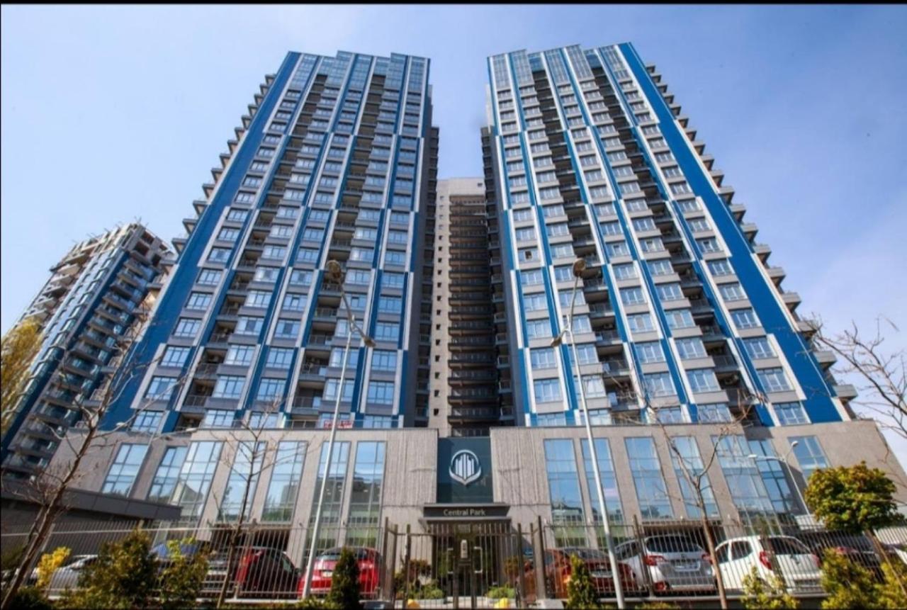 Petrovdom Apartments 10-353 In Rc Central Park, 7 John Mccain Street Kyiv Exterior foto